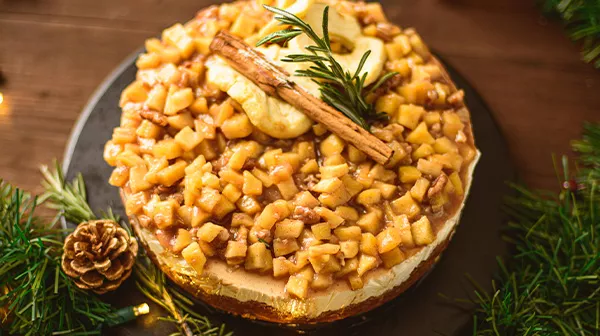 Cheesecake navideño de manzana con canela