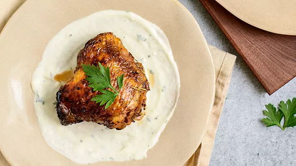 Pollo-al-Bourbon-con-salsa-de-queso