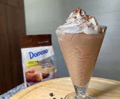 Mousse de chocolate con un toque de chile ancho