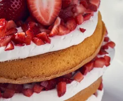 Pastel de fresas con crema