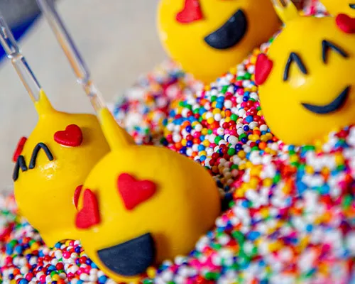 500x400_CAKE-POPS-DE-EMOJIS.jpg