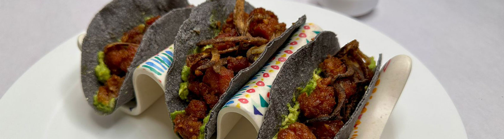 Tacos de chicharrón de atún