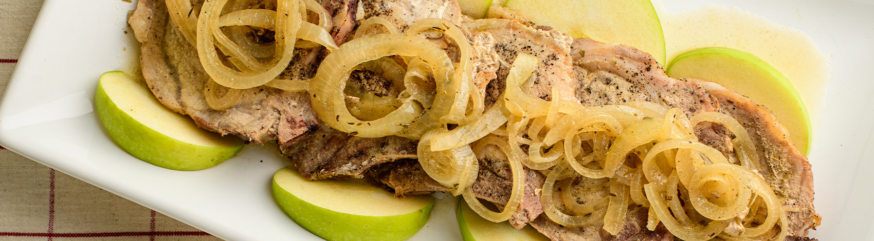 Chuletas de cerdo con salsa de manzana