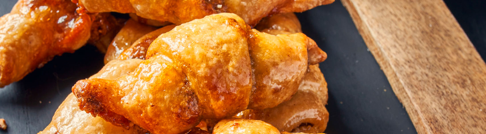 Cuernitos hojaldrados de chabacano