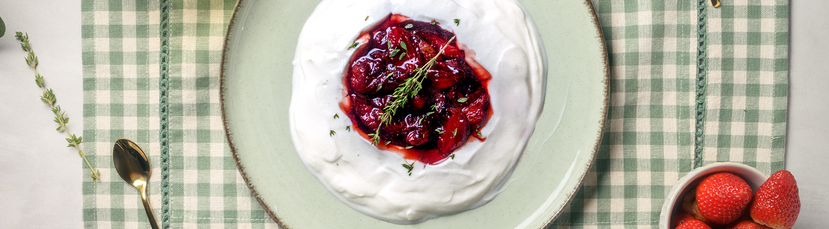 Fresas con tomillo y menta al balsámico