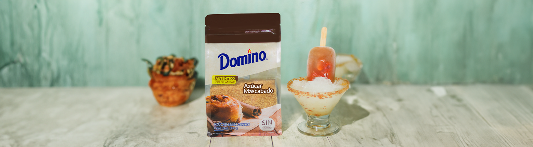 Paleta de tamarindo sobre margarita