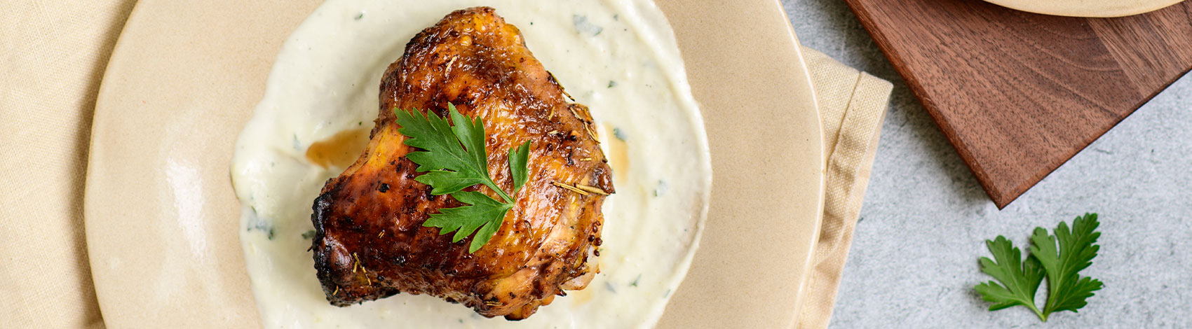 Pollo al bourbon con salsa de queso