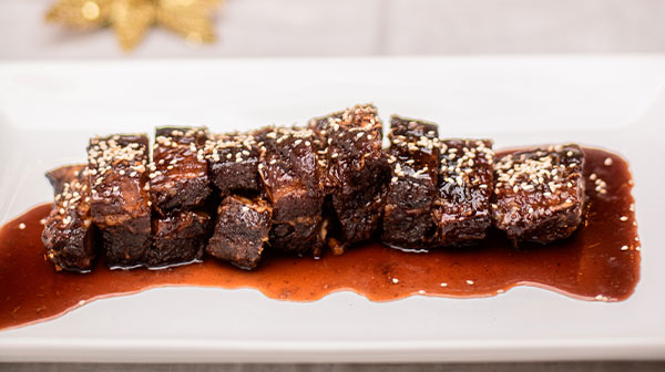 Costillar de res glaseado