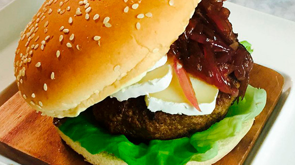 Hamburguesa De Cordero Y Camembert Caramelizada