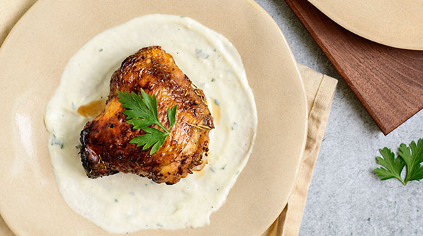 Pollo al bourbon con salsa de queso