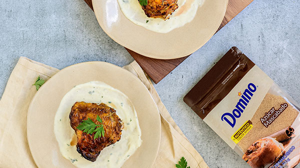 Pollo al bourbon con salsa de queso