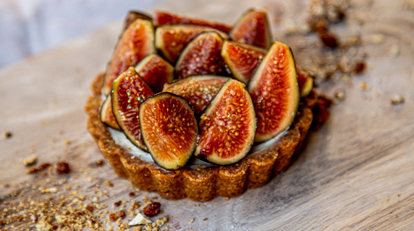 Tarta de higos y nuez caramelizada