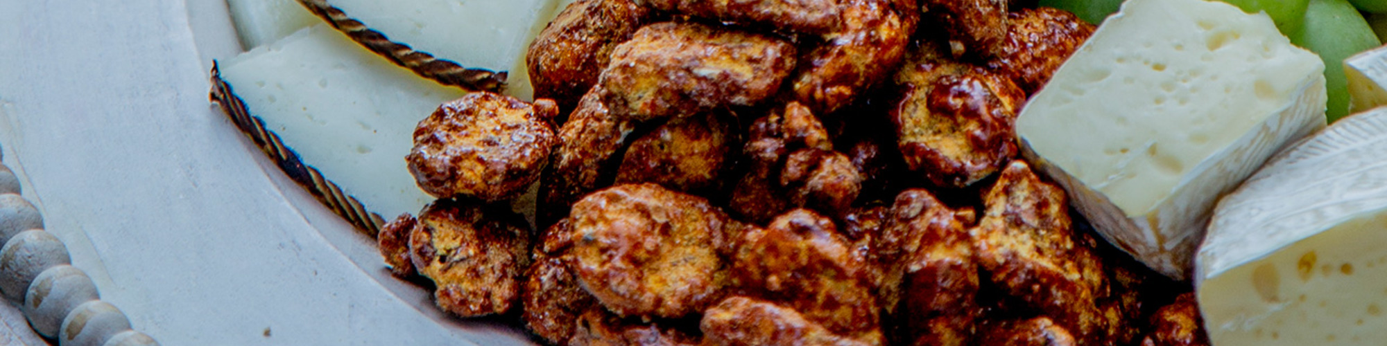 Tabla De Quesos Con Nueces Garapiñadas - comparación