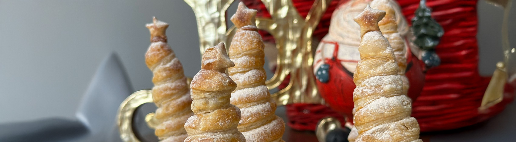 Arbolitos de navidad rellenos de caramelo y crema