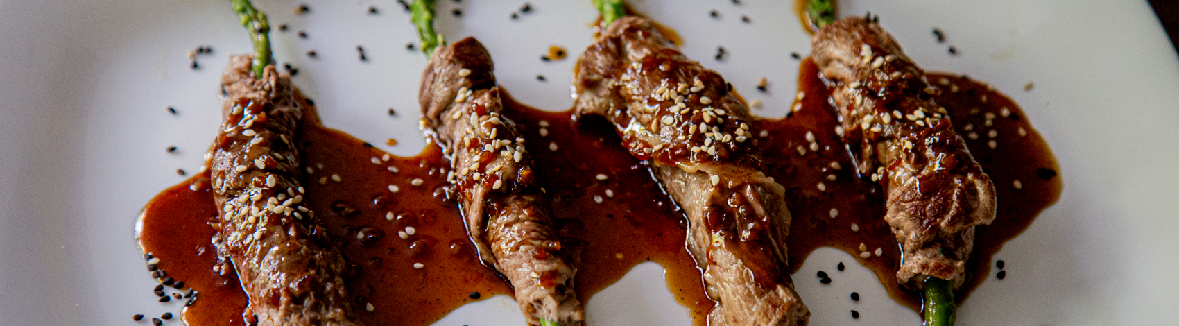 Rollitos De Espárragos Envueltos En Carne De Res