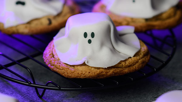 Galletas crumble con chocolate y fantasma de bombón