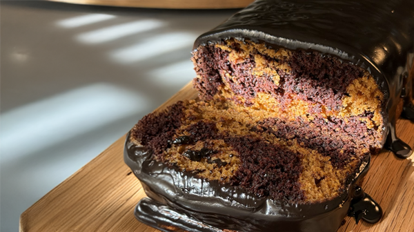 Panqué marmoleado de calabaza y chocolate