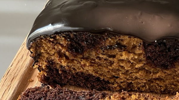 Panqué marmoleado de calabaza y chocolate