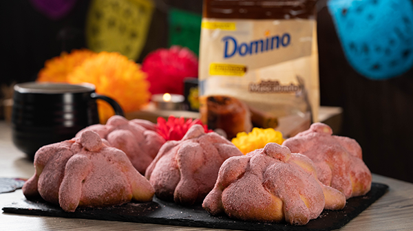 Pan de muerto rosa